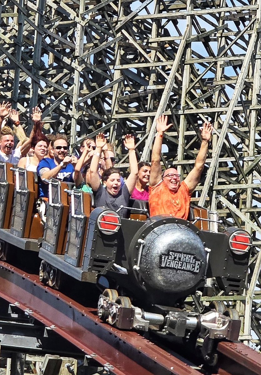 WWoman08's tweet image. Steel Vengeance @cedarpoint  🤠❤️🎢📸 #rollercoaster #cedarpoint #goodlife #nikon #photographer #ohio #happiness @SixFlags