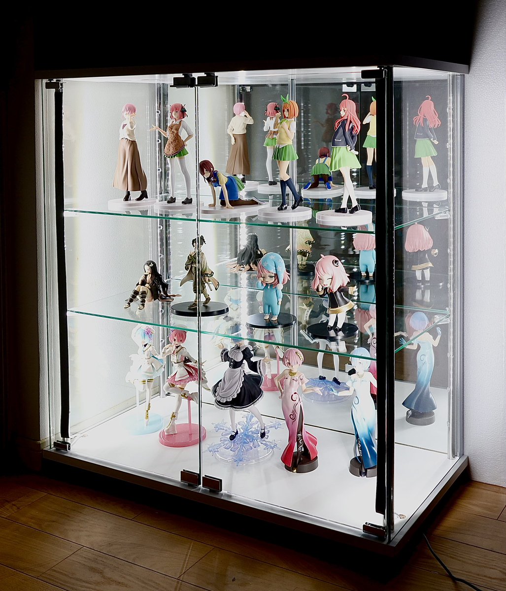 地球家具 コレクションケース 広報係 tweet media