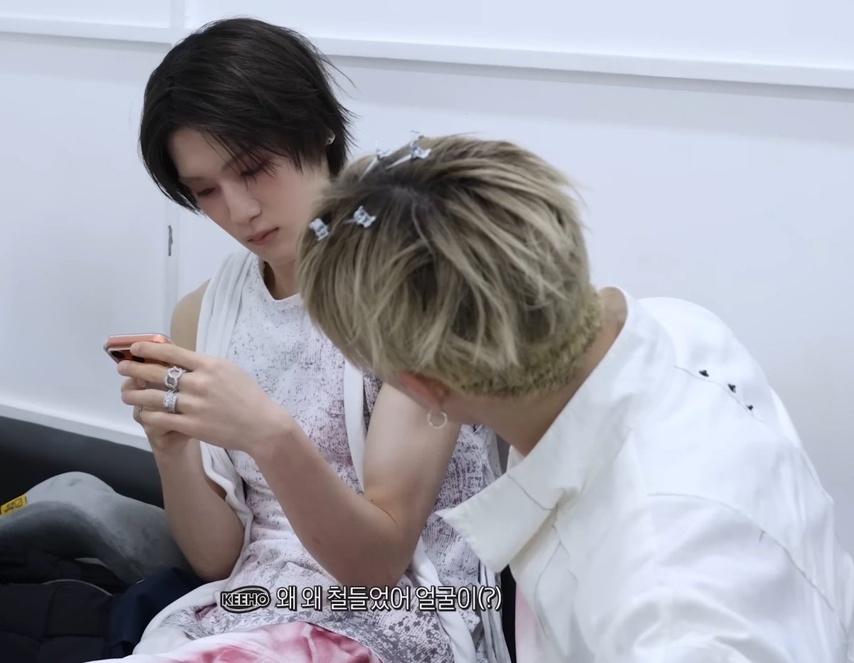 킁. 킁 tweet media