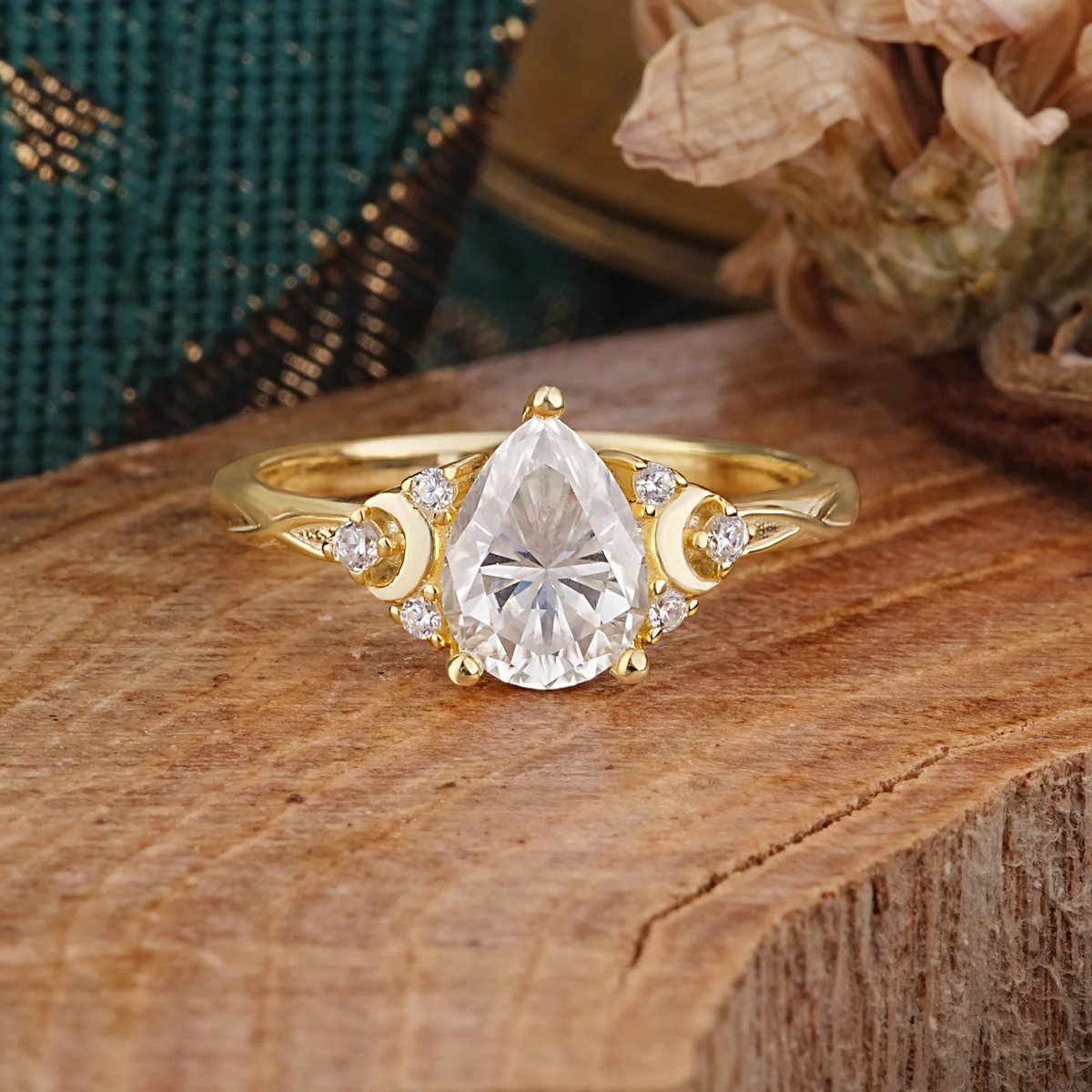 Romalarjewelry's tweet photo. Celestial vibes. 🌌✨ This unique Pear Moissanite cluster feels like wearing a literal constellation. Obsessed. 💫 #ClusterRing #PearRing #Moissanite #Celestial #ROMALAR https://t.co/sKJmlOYvLr