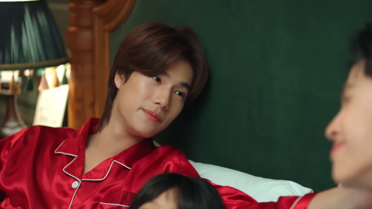 livi 🌙 tweet media