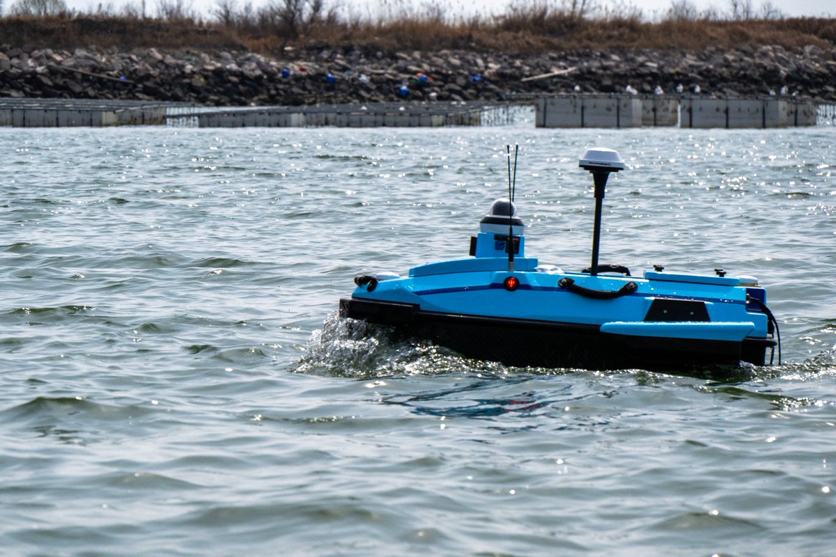 AquaHelpers's tweet photo. KOI Turbo USV — compact, powerful, and field-ready.
Carbon-fiber hull + pump-jet propulsion for strong thrust and stability in a 1.2m platform.
Built for efficient hydrological surveys.

#AquaHelpers #ADCP #Hydrographic #Hydrological #USV #UnmannedSystem https://t.co/zVOOFIM8LJ
