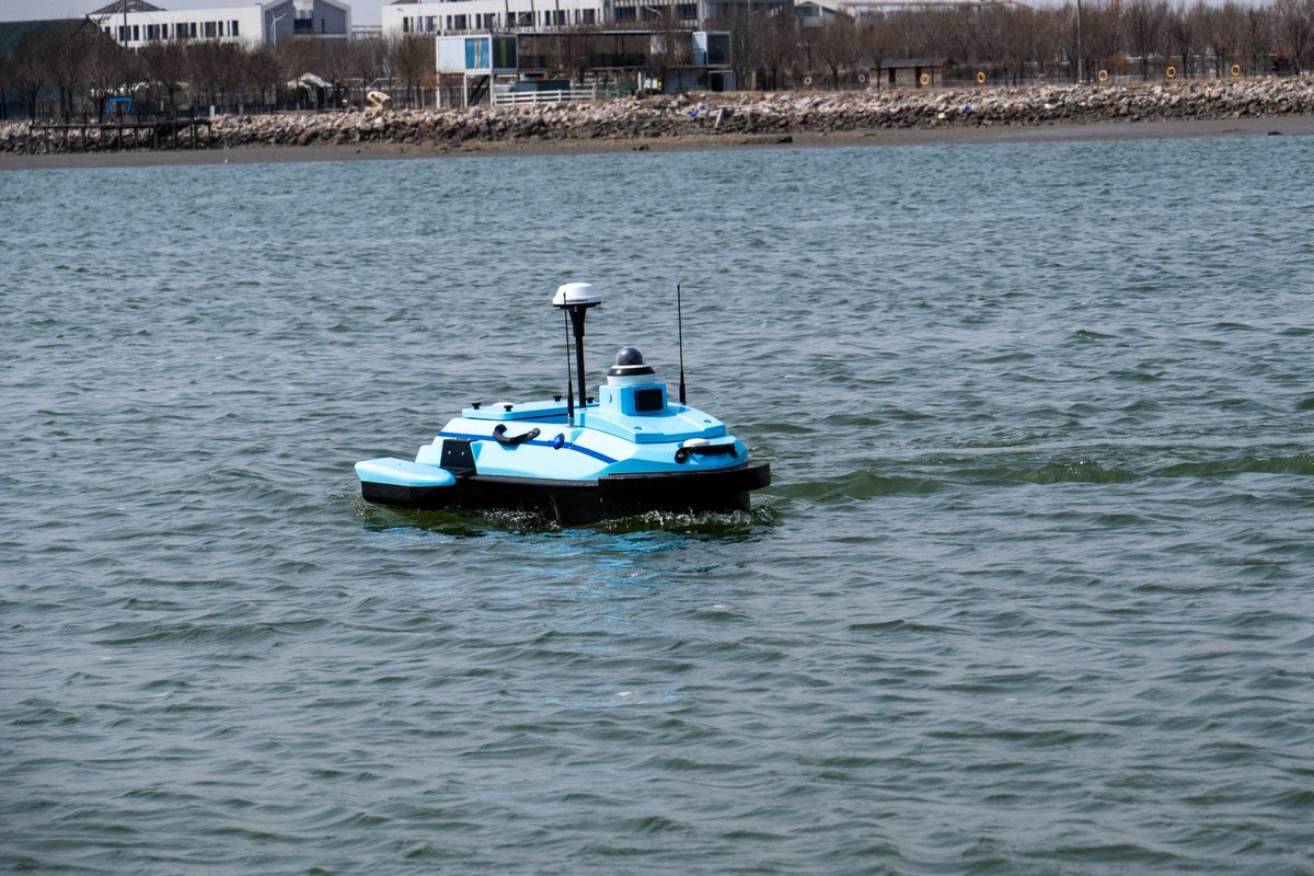 AquaHelpers's tweet photo. KOI Turbo USV — compact, powerful, and field-ready.
Carbon-fiber hull + pump-jet propulsion for strong thrust and stability in a 1.2m platform.
Built for efficient hydrological surveys.

#AquaHelpers #ADCP #Hydrographic #Hydrological #USV #UnmannedSystem https://t.co/zVOOFIM8LJ