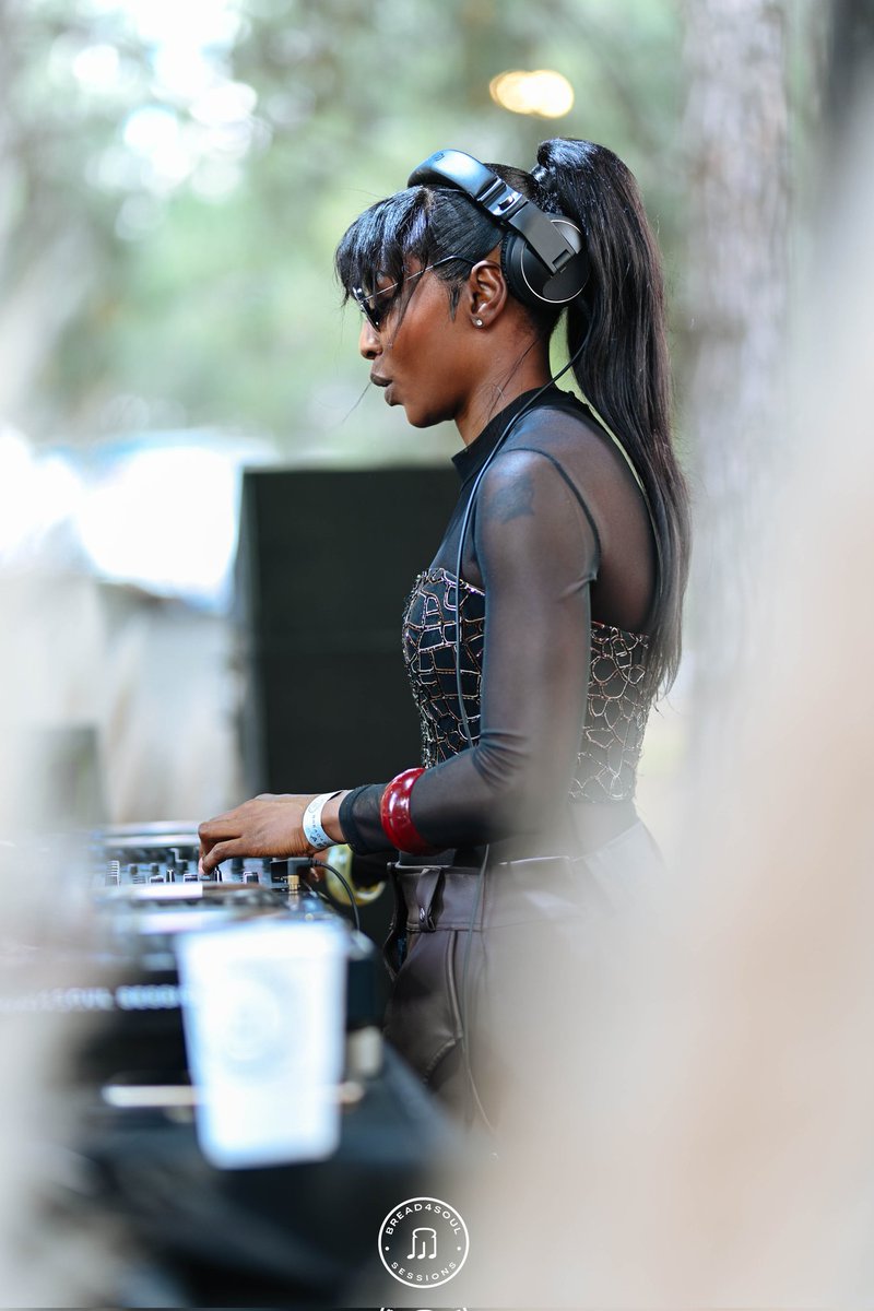 Lady Choc tweet media