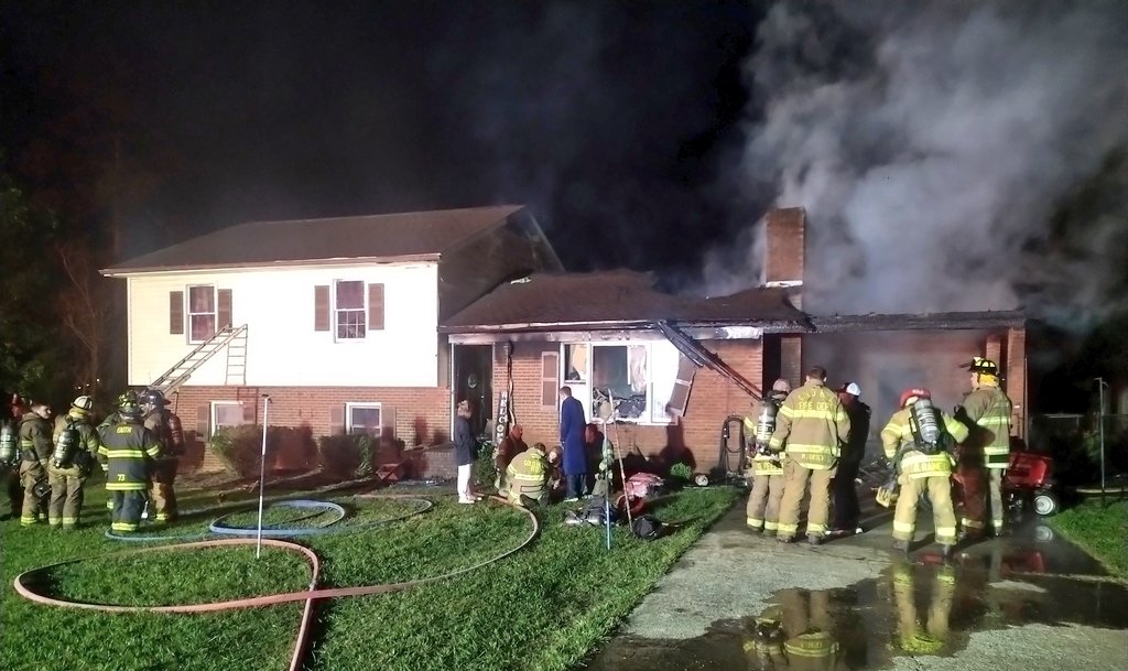 CFP387's tweet photo. Working Structure Fire, 1400 block Fieldcrest Dr, Salisbury. Fire in attached garage with extension into dwelling. @RedCross_NC assisting four occupants and five canines displaced. One canine received medical attention on scene. Cause under investigation. #RowanNCFire https://t.co/lZ5VHjXIIs