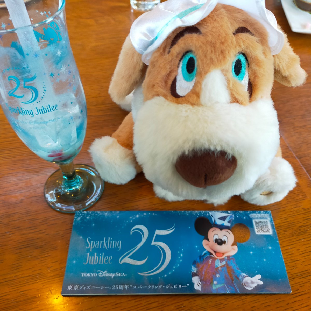 torimoci's tweet photo. 隠れミッキーあるんかなぁ
久々すぎて探せるか不安 https://t.co/cwbtUSK88v