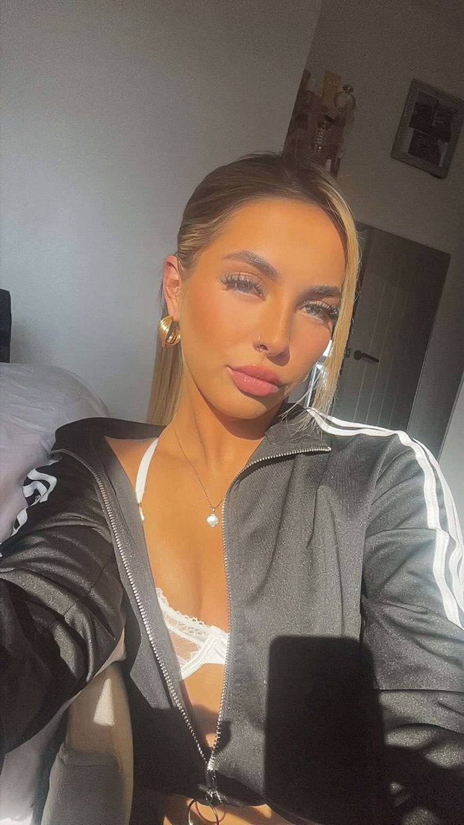 Goddessjessxox|Findom| tweet media