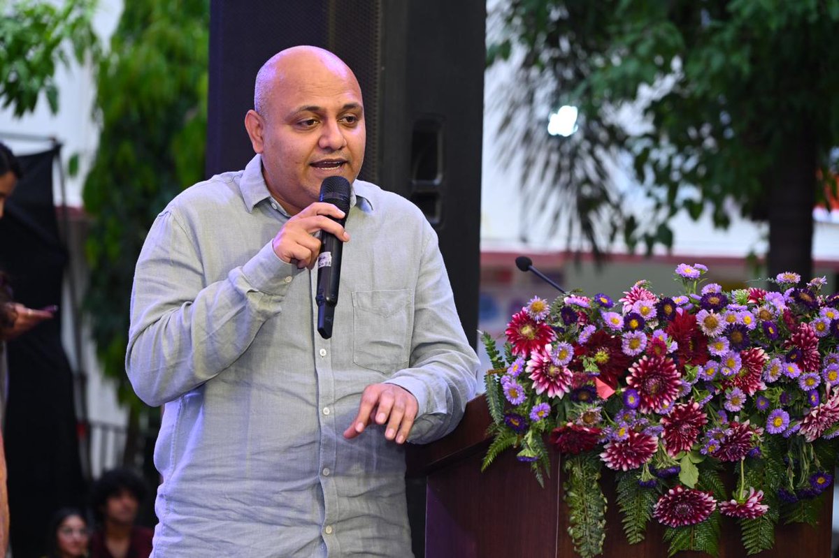 spmrfoundation's tweet image. Glimpses from MALHAR’26 

Shri @BinayBharat Ji, Director, @spmrfoundation, joined as Distinguished Guest at Sri Aurobindo College (Evening), University of Delhi.

#SPMRF #Malhar26 #DelhiUniversity #Glimpses #YouthConnect #AcademicDialogue