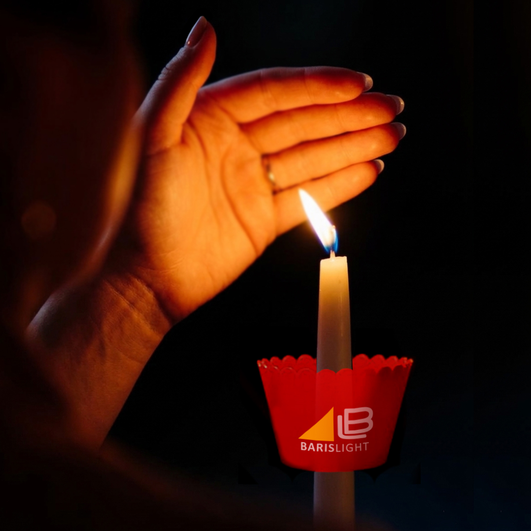 Η Ανάσταση έφτασε! Καθώς ανατέλλει το Άγιο Φως, είθε η ελπίδα, η αγάπη και η πίστη να λάμψουν δυνατά στις καρδιές σας. Σας ευχόμαστε μια νύχτα γεμάτη ειρήνη και θεία ευλογία.