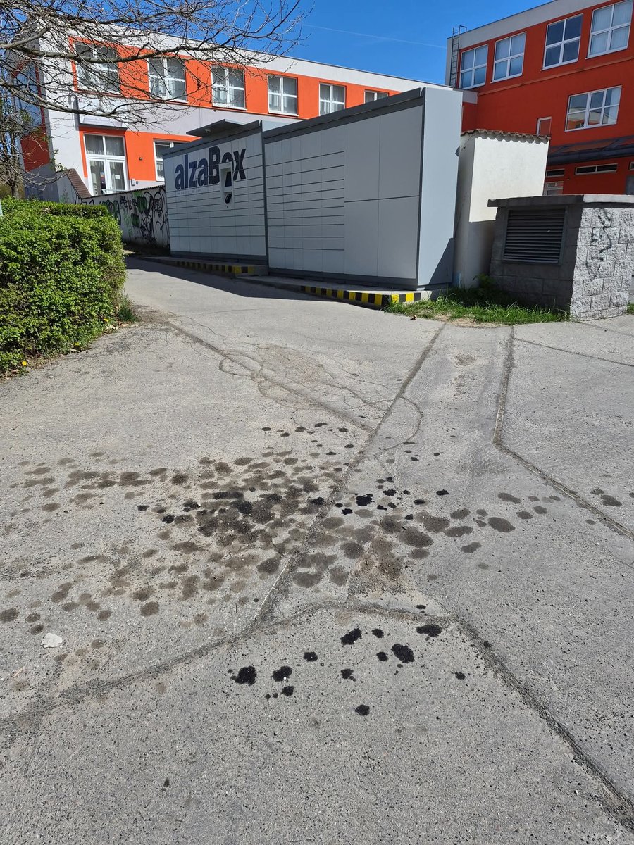 Parkování v Praze tweet media