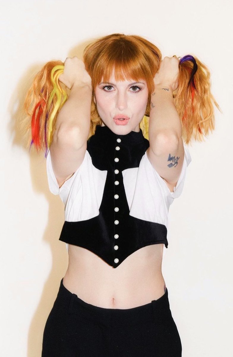 apricot celebs tweet media