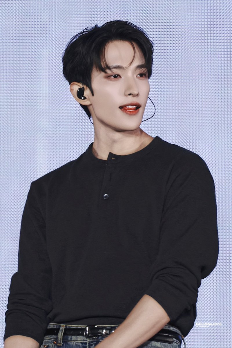 golden6_dk18's tweet image. 20260404 NEW_ ENCORE Day 1

💙💎

#SEVENTEEN #DK #도겸 #DOKYEOM #석민 
#세븐틴 #ソクミン #ドギョム #李碩珉