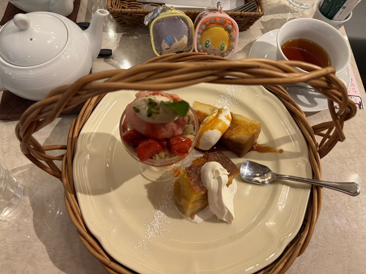 散ったパン粉 tweet media