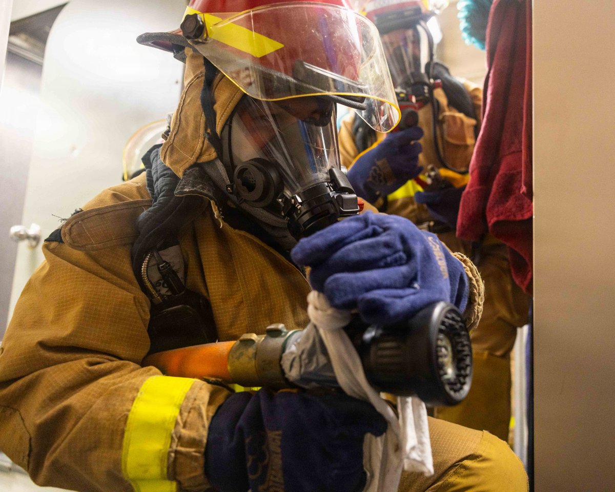 US7thFleet's tweet image. Where there's smoke, there's a highly-trained Sailor.

USS Rafael Peralta's crew combats simulated fires during a general quarters drill while operating at sea. This training builds the muscle memory and resilience needed to overcome any casualty.

#AlwaysReady | #US7thFleet