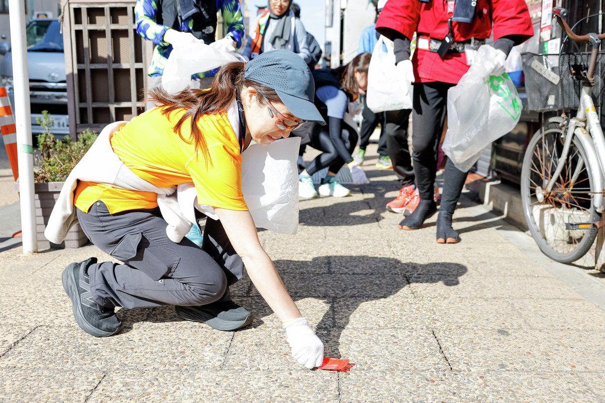 TokyoMarathon_E's tweet photo. 【Report】"The Day Tokyo Blossoms in." ✍️
🔗https://t.co/l7d8vwUBSH
✔️Tokyo Marathon 2026 Plogging Event
✔️Tokyo Running Festa Cleanup Activity
✔️Kireina (Clean) Shibuya Project with Harajuku Gaien Junior High School~ https://t.co/U53mazIMK6