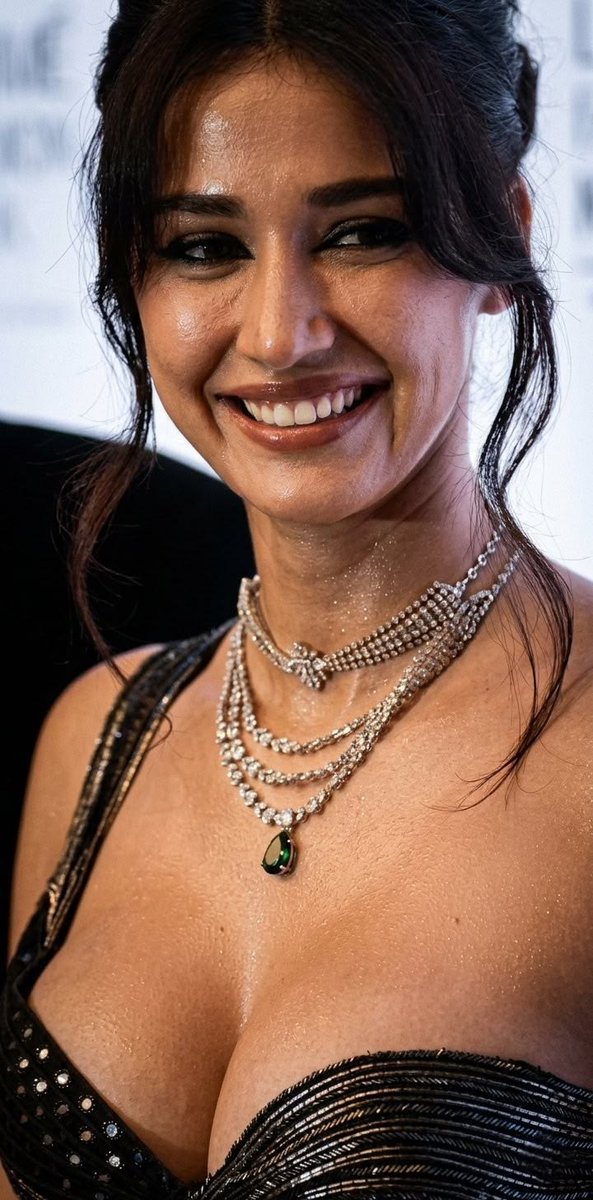 Disha Patani Commentary tweet media