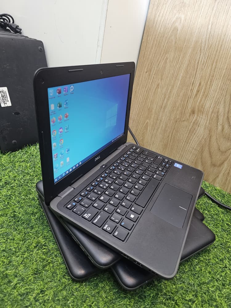 Imranmohd3991's tweet photo. 70K ONLY
Muna delivery ko wane gari kuke 

Dell Chromebook Windows 10 
���Ram 4GB 
✅SSD 16GB
✅Battery 8 hours guarantee 
✅Price 70k
Ten piece available

Whatsapp 08163796095 https://t.co/1NVr27lULk