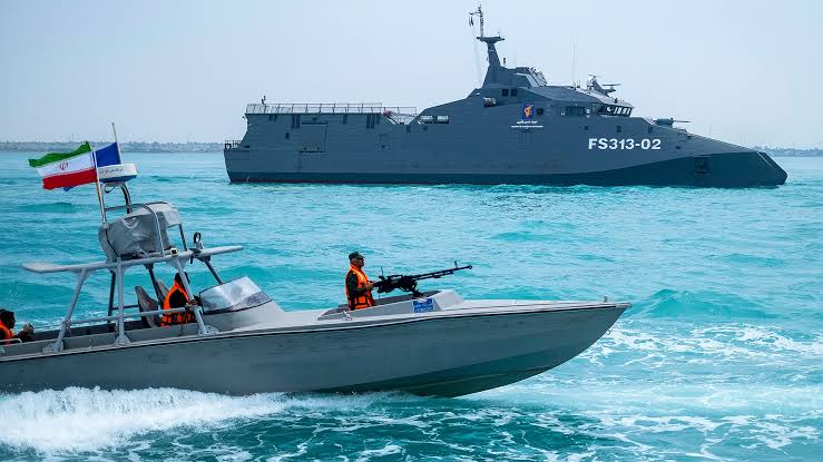 MonitorX99800's tweet photo. 🇺🇸🇮🇷🇪🇺⚡️BREAKING: President Trump has issued an ultimatum for European allies to provide concrete military support and plans for the Strait of Hormuz in the next few days, including possible warship deployments.

This comes after meeting between Trump and NATO's Mark Rutte  — Der Spiegel reports.