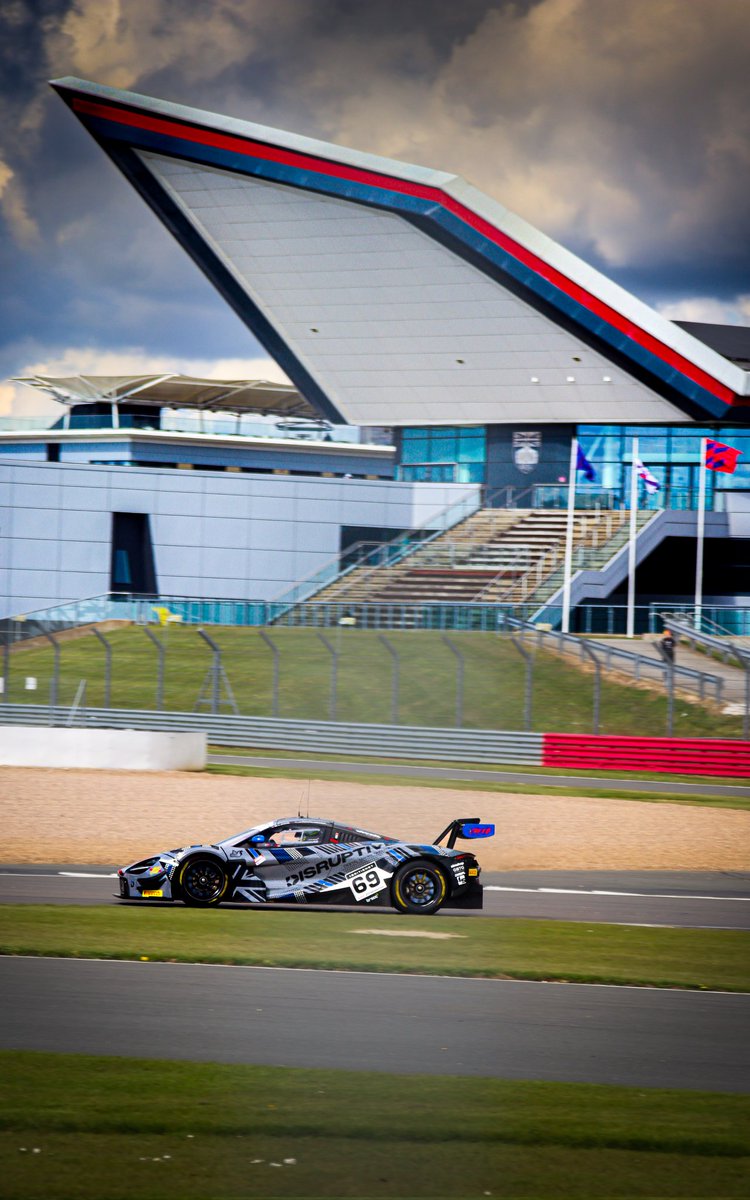XCVMedia's tweet photo. British GT &amp; BTCC Test Day photo slides are up now on Instagram!

Here's a few of my favourites, but there are 20 waiting for you over there 👀

https://t.co/djinAZxnsL https://t.co/cKOqvtDdCo