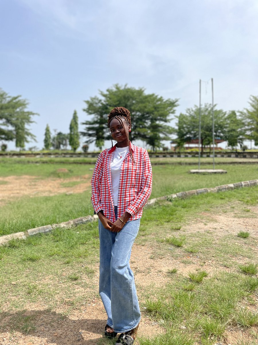 techsisgloria's tweet image. I’ve always loved words, especially not just the ones you read, but the ones you feel.

I found my voice: fluid, expressive, unapologetically mine.  

Now, I also design experiences that speak just as clearly.

#uiux #productdesigner #creative #writing #spontaneouswriters