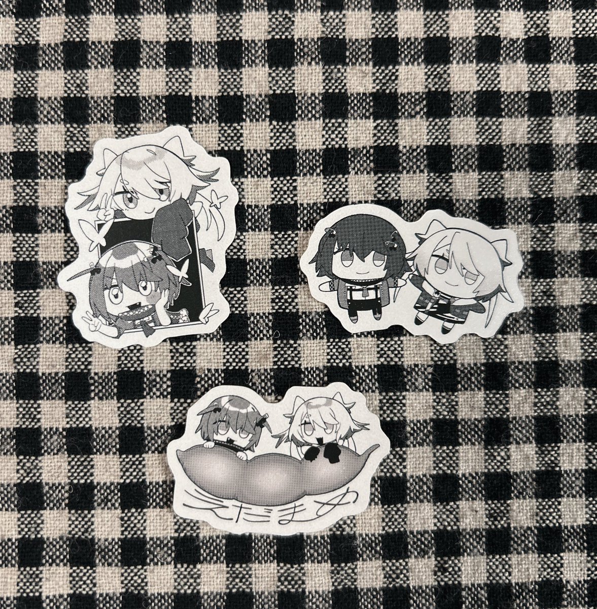 にじそ11で頒布予定のステッカーセットです〜〜！！カワイイ！！！
白黒ステッカーはパール紙です！キラキラです〜〜✨✨