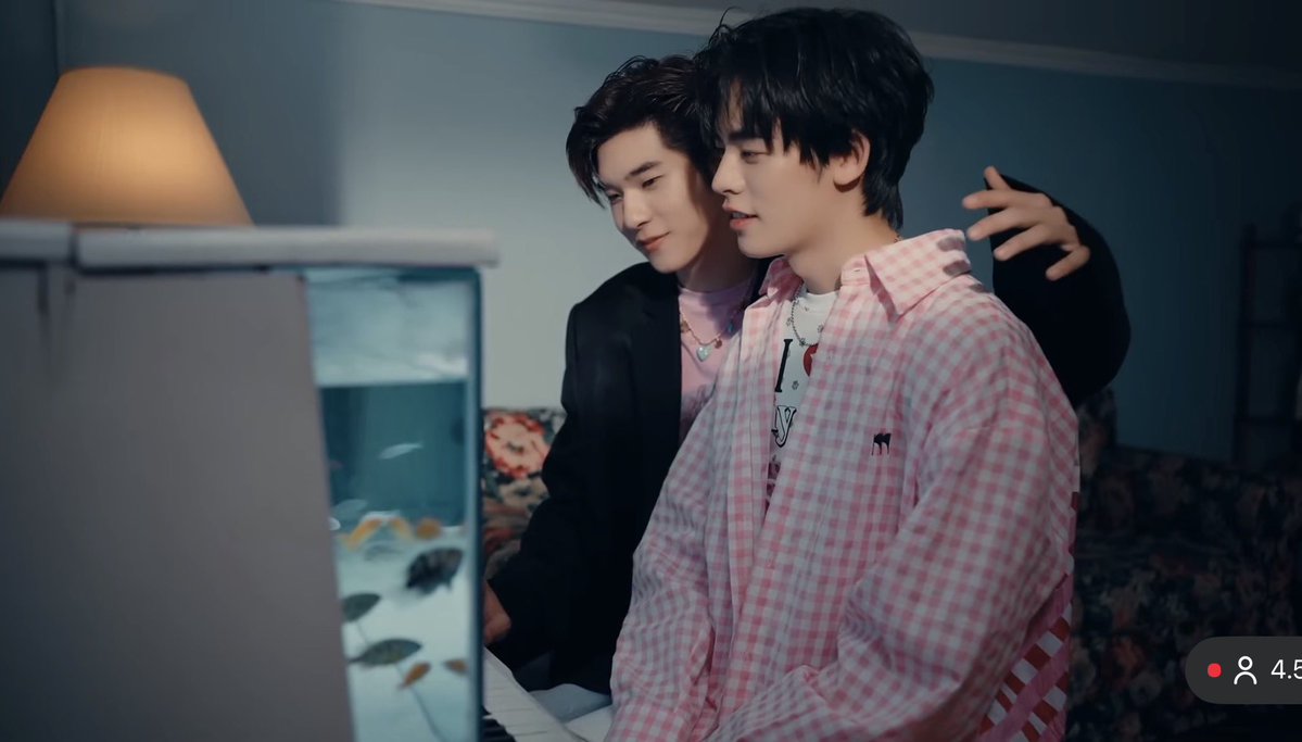 esjei ✨ tweet media