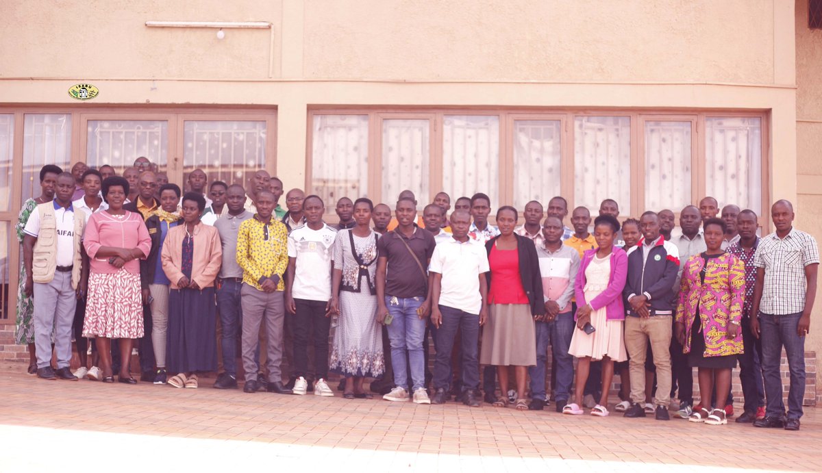 isabu_officiel's tweet photo. Formation sur les meilleures pratiques culturales d'amarante et aubergine africaine suivant l'approche démonstration-adaptation et adoption dans le cadre d'introduire les nouvelles technologies dans la zone d'action de #PRODER. 👇👇
https://t.co/ZF7Zv3eo6D @musonerimana https://t.co/JRyCTAtNWC