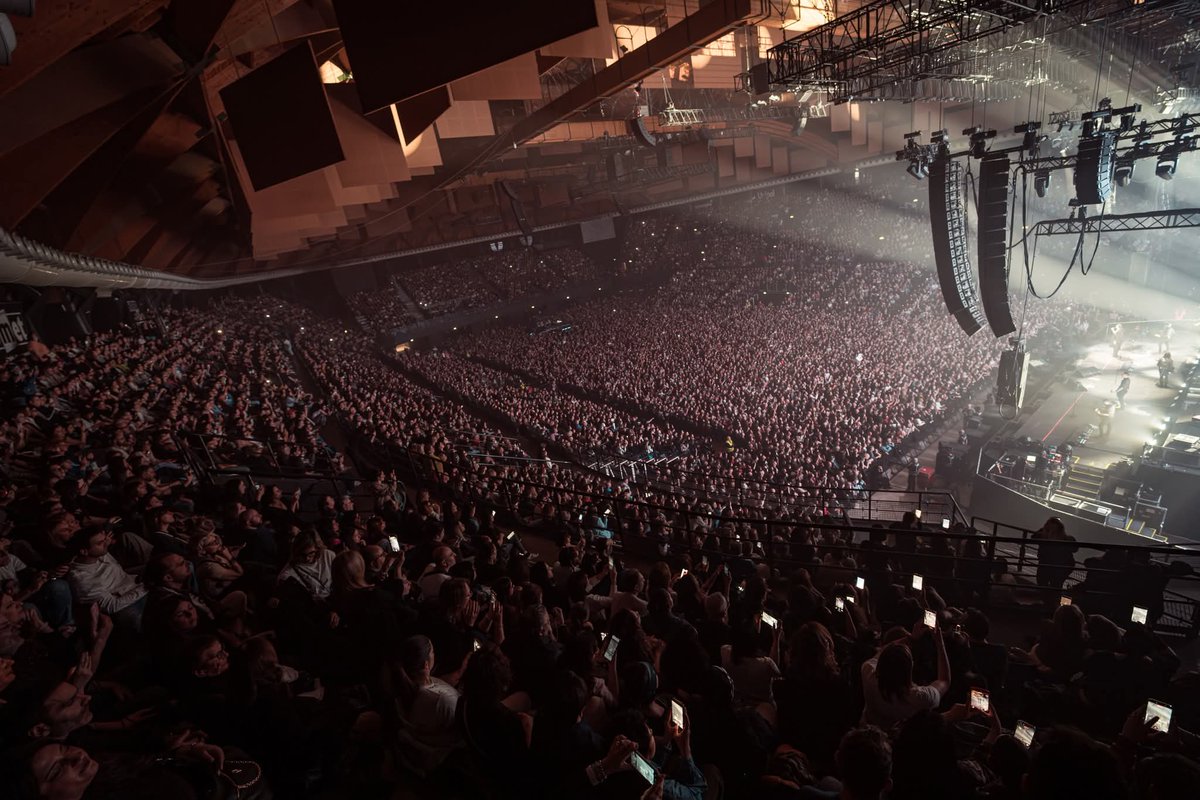 World Tomlinson tweet media