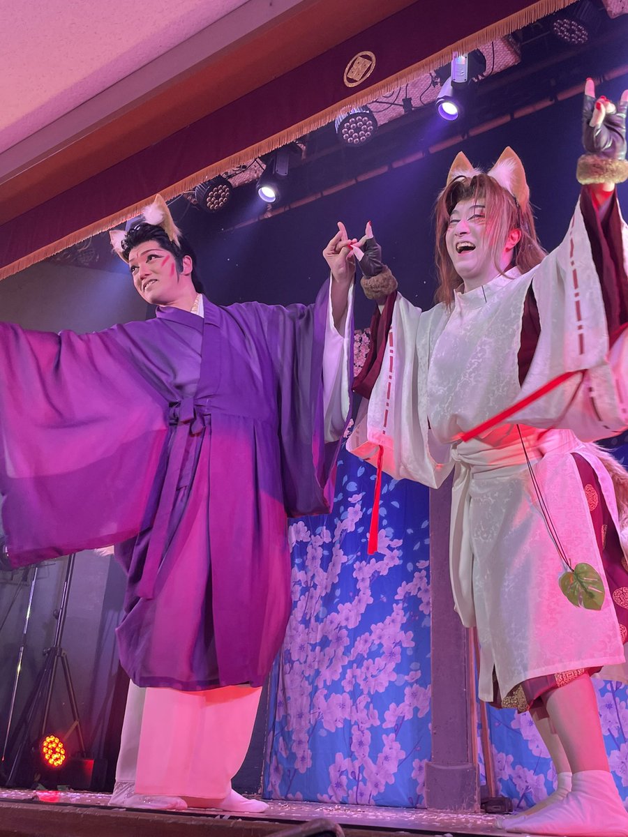 yabusakanot's tweet photo. 浅草木馬館にて『化狐雪夜啼』夜公演観劇してまいりました…
再演を重ねるごとにより感情が深まってたまらなかったです

ラストにはまさかのサプライズ！
い、粋すぎる…！！
ぜひまたバケちゃんに会わせてくださいね…！！
#劇団美松　#化狐雪夜啼　#浅草木馬館 https://t.co/uNSqGkb42e