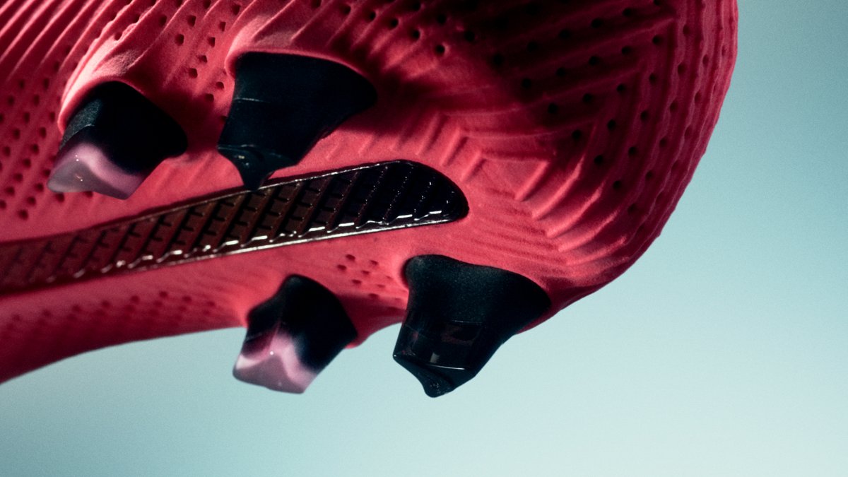 Adidas dévoile une paire de crampons 3D, entièrement personnalisée, pour Khvicha Kvaratskhelia et Ademola Lookman !