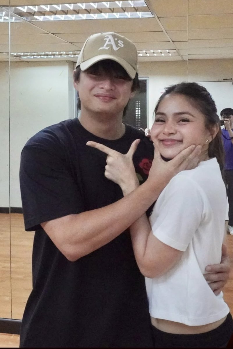 SpanishMatchaLatte tweet media