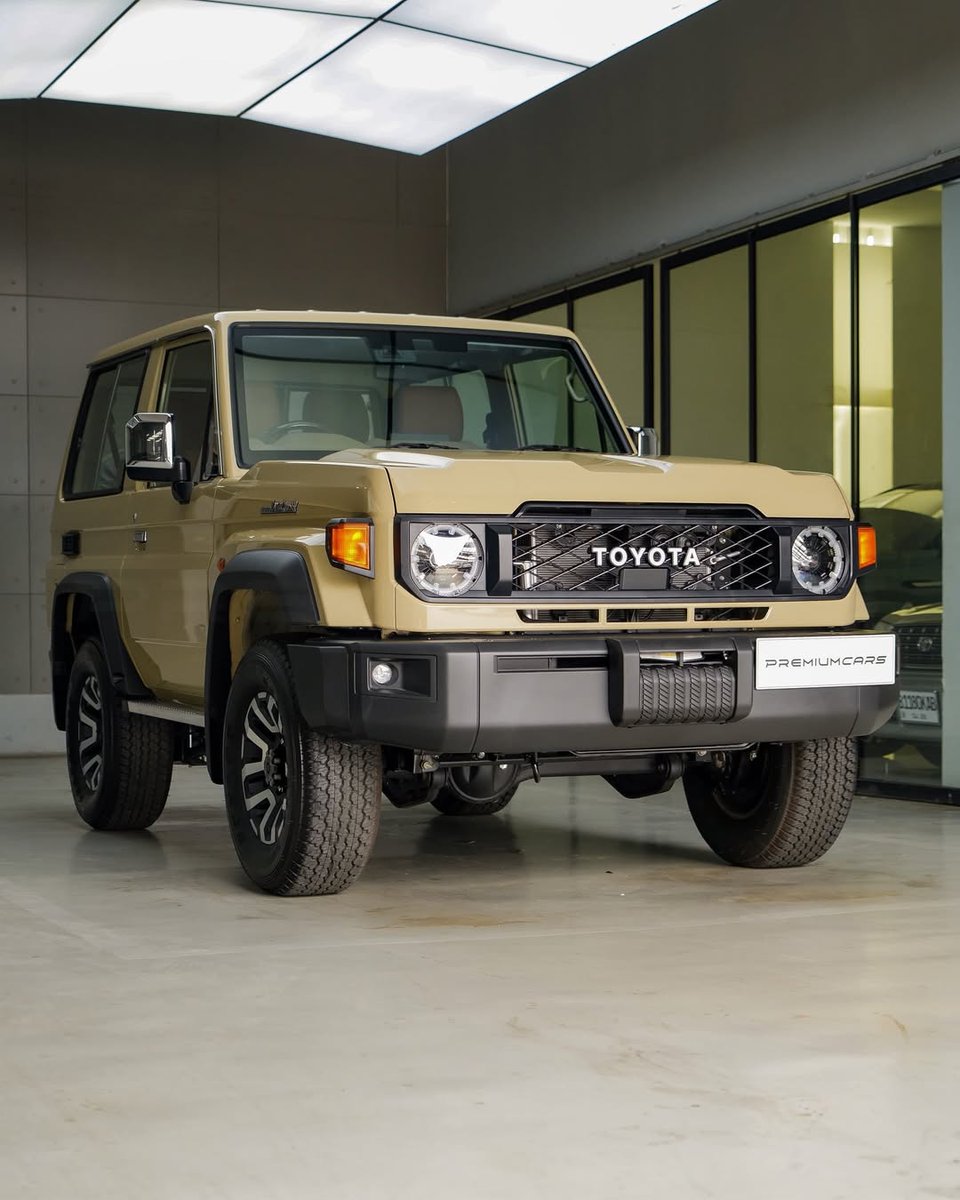 ThrottleCars's tweet image. Toyota Land Cruiser 71 Hardtop Short Wheel Base S-DLX 2.8 💛💛