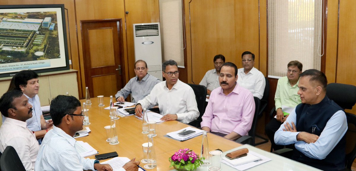 मुख्य सचिव ने ली सांगानेर में टेक्सटाइल प्रदूषण मामलों से संबंधित उच्च स्तरीय समीक्षा बैठक

द्रव्यवती नदी में प्रदूषित जल छोड़ने वाली इकाइयों की पहचान के लिए सर्वे शुरू करने के दिए निर्देश |

 #waterpollutioncontrol 
 #rajasthan #Jaipur #airquality #aqi
#GreenRajasthan