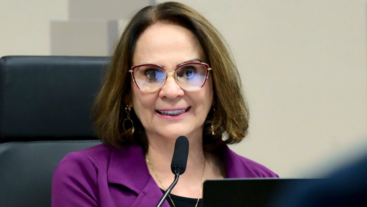 RTdoBrasil's tweet photo. VOTO INDEFINIDO! ⚠️

Senadores que seguem como indefinidos no site de @GayerGus para aprovar ou não Messias!

@carlosaviana 
sen.carlosviana@senado.leg.br
@DamaresAlves 
sen.damaresalves@senado.leg.br
@TerezaCrisMS 
sen.terezacristina@senado.leg.br

MESSIAS NÃO!
#MessiasNÃO ❌️ https://t.co/kveI125fSD