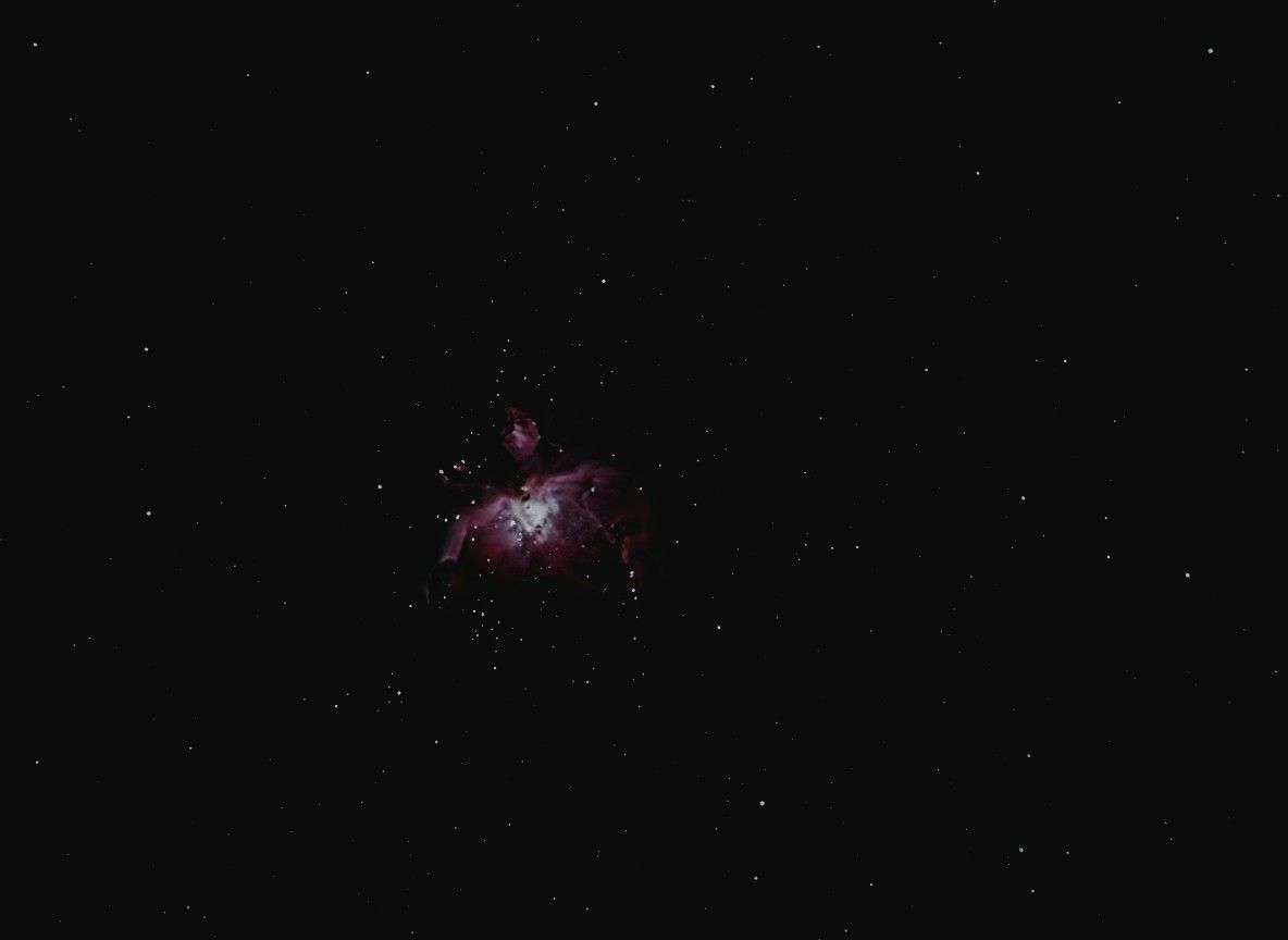 TheEarthlyView's tweet photo. Captured the Great Nebula in Orion (M42) last night. 🌌 A stellar nursery 1,344 light-years away, where new suns are being born right before our eyes. It’s mind-blowing to think that the light hitting my sensor tonight began its journey during the Byzantine Empire.  #OrionNebula https://t.co/zQmC0rHtrn