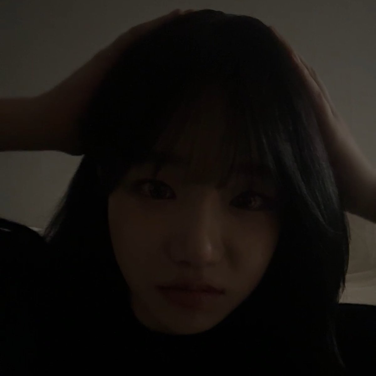 저화질의 조유리 tweet media