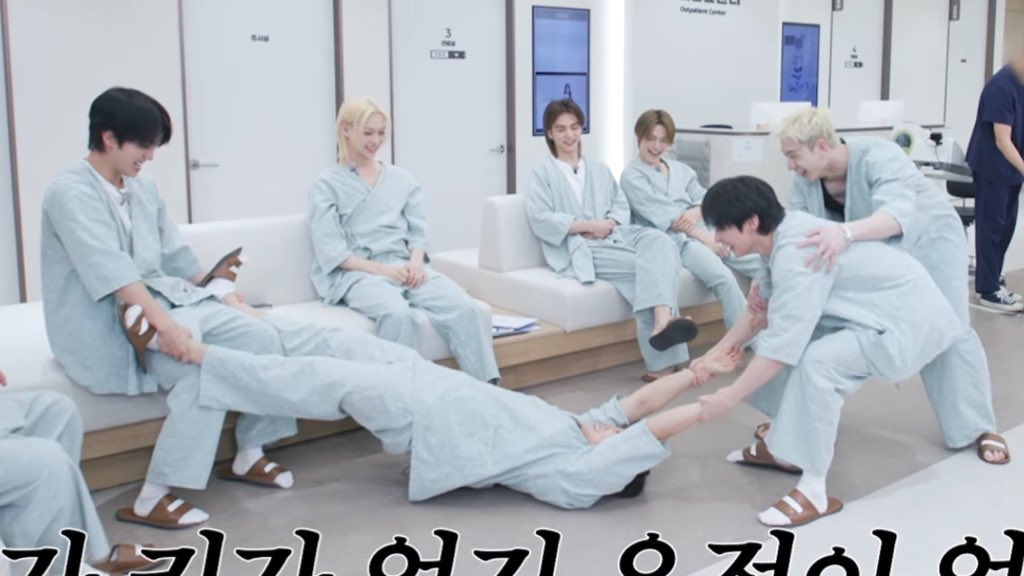 you tell skz they need to measure their heights and they start reinventing medieval torture devices 😭