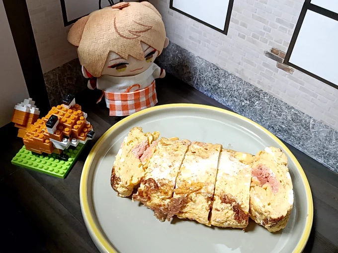 ガク君、アクターの皆様おはようございます!今日は記念日回、ヨード卵の日にちなんで卵焼きを作りました明太子を入れてリッチに! おはガク2年目も無理なく皆勤することができました!3年目も楽しみますガク君本当にありがとう!!! #おはガク #ガク食オープンキャンパス #ガク食周年