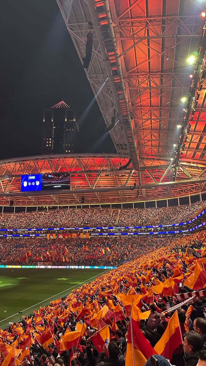 Kocaelispor maçı için bugün öncelikli olarak satışa sunulan biletlerin neredeyse tamamı 3 dakika içerisinde tükendi. 

Maç kapalı gişe oynanacak.