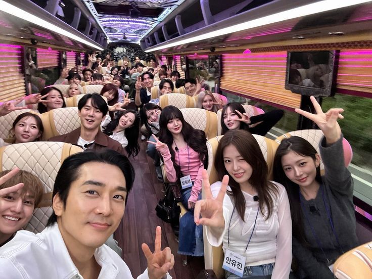 hi absen dong anak starship dan kingkong!! ayuk kita berkumpul, dicari yang aktif dan rame kayak pasar yaa