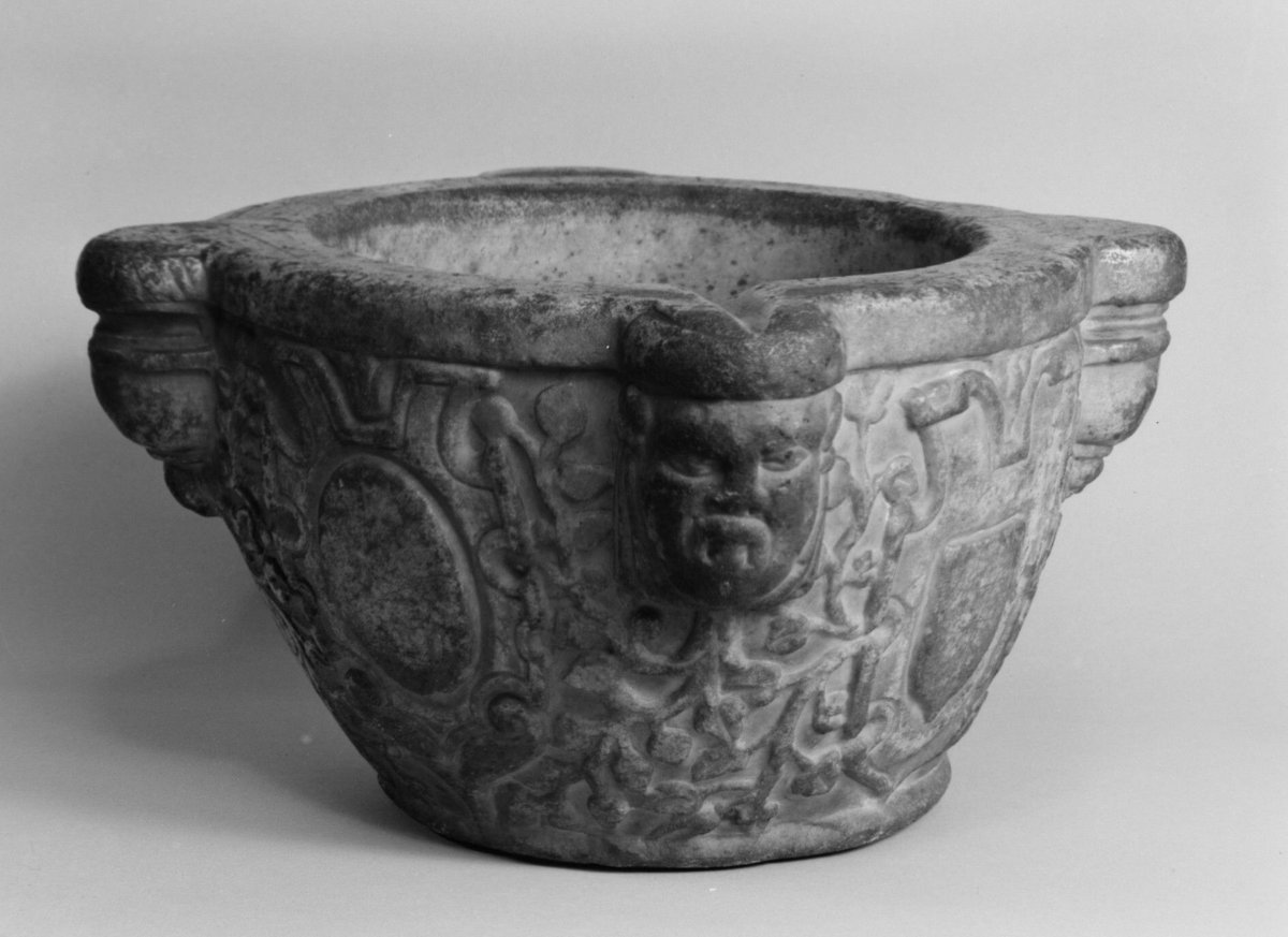 StoristArt's tweet image. This 1799 marble Mortar stops me cold. To think human hands carved stone into something so utilitarian yet so breathtaking. Centuries later it still carries the weight of every ingredient ever ground within it. Absolutely humbling. #ArtHistory #MarbleArt #AncientArt