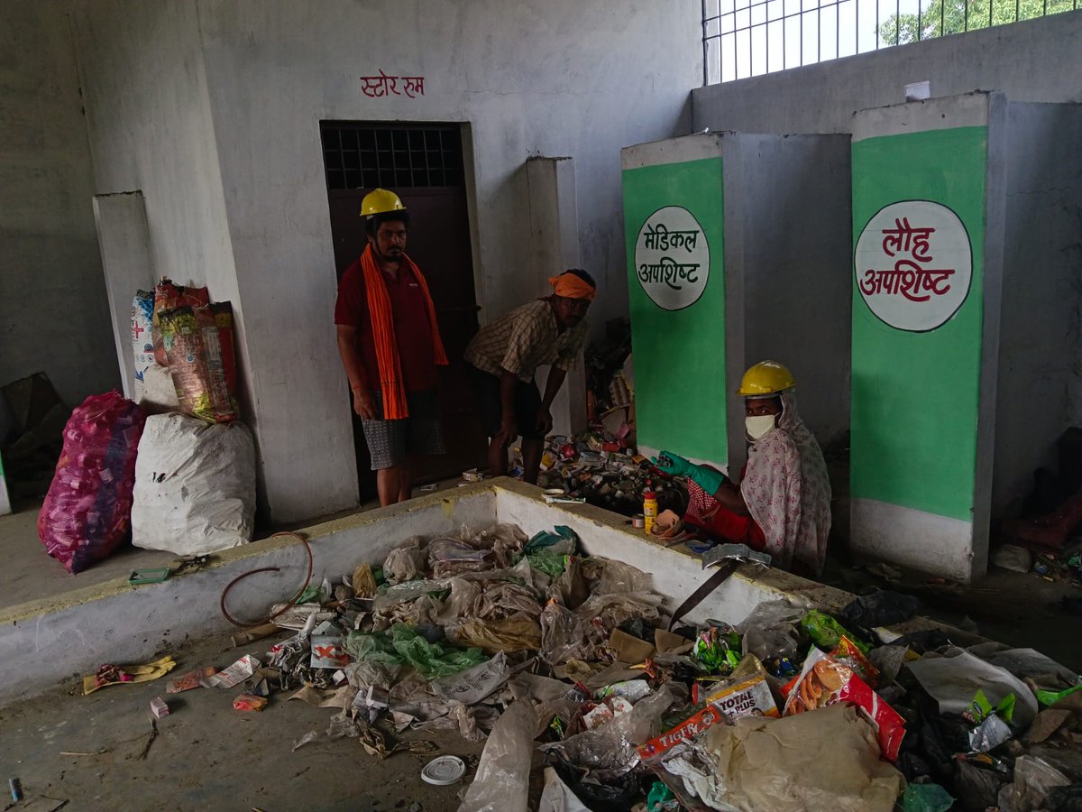EcMotihari's tweet photo. Under #SBMG/#LSBA #WasteCollected from households in various #Panchayats is transported to #WPU where #SwachhtaWorkers carry out systematic segregation on #DumpingPlatforms to ensure #ScientificProcessing and effective #SolidWasteManagement.
@Dm_Motihari @LSBA_Bihar @MoJSDDWS https://t.co/ml0uU7JUFe