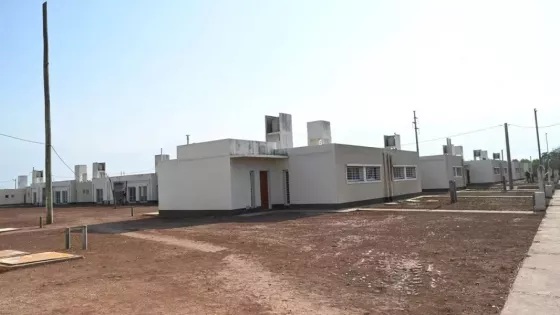 El gobierno provincial entrega 40 viviendas en Apolinario Saravia | cuartopodersalta.com.ar/el-gobierno-pr…