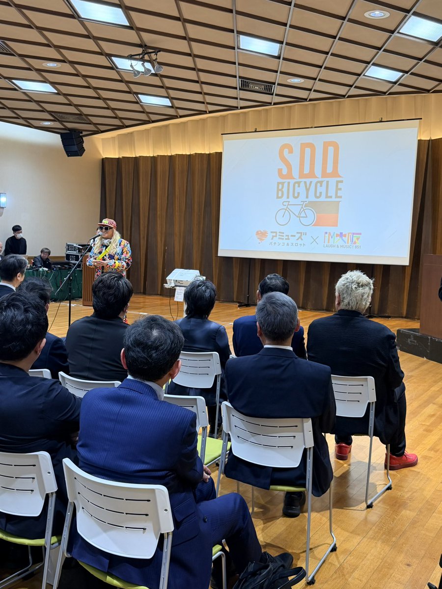 D J K O O tweet media