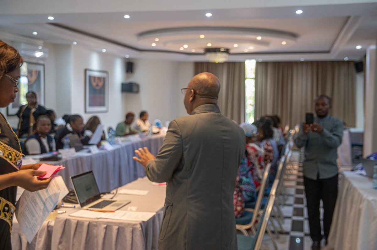 synergie_FPS's tweet photo. Les participantes ont également exploré les pratiques locales de résolution des conflits ainsi que le rôle des femmes, déjà joué et à renforcer, dans la promotion de la paix.
2/2
#Paix #FemmesEngagées  #CohesionSociale
@ONUFemmesRDC @ffcrdc https://t.co/wqSb0ZkprM