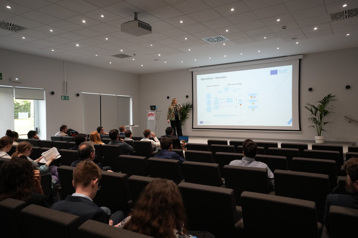 infoGMV_es's tweet photo. Último día de #ICSSA
Esta mañana Cristina Pérez Hernández (@aee_gob y EU SST) ha resaltado que la coordinación del tráfico espacial es clave para una órbita sostenible. Tambien se han tratado nuevos retos en el entorno cislunar y la necesidad de mayor precisión y coordinación. https://t.co/l3VZZ0UzLC