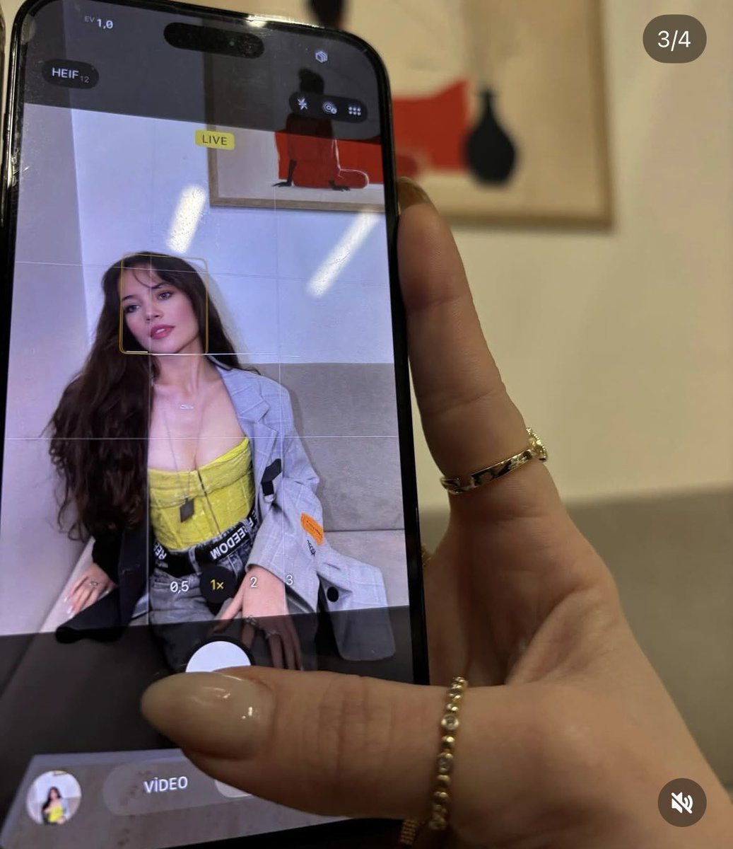 yasemin yaz tweet media