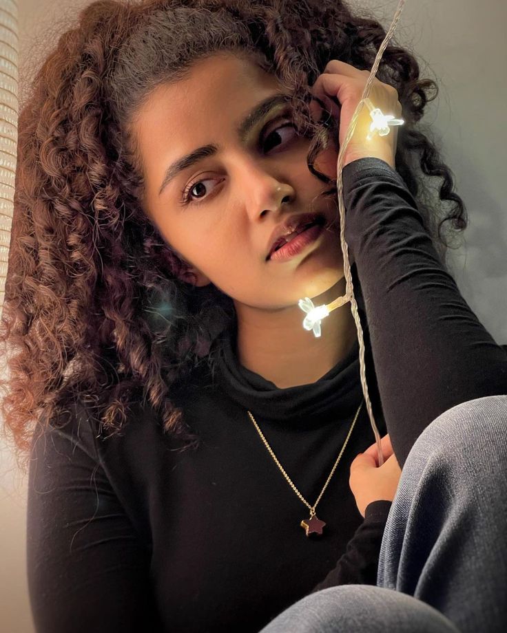 Urvarshi Singh tweet media