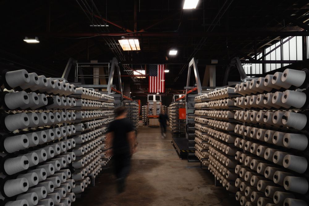 juststyle's tweet image. Unspun has signed deals with brands including #Walmart to support the launch of AI-enabled weaving production facilities in the US. 
just-style.com/news/walmart-b…