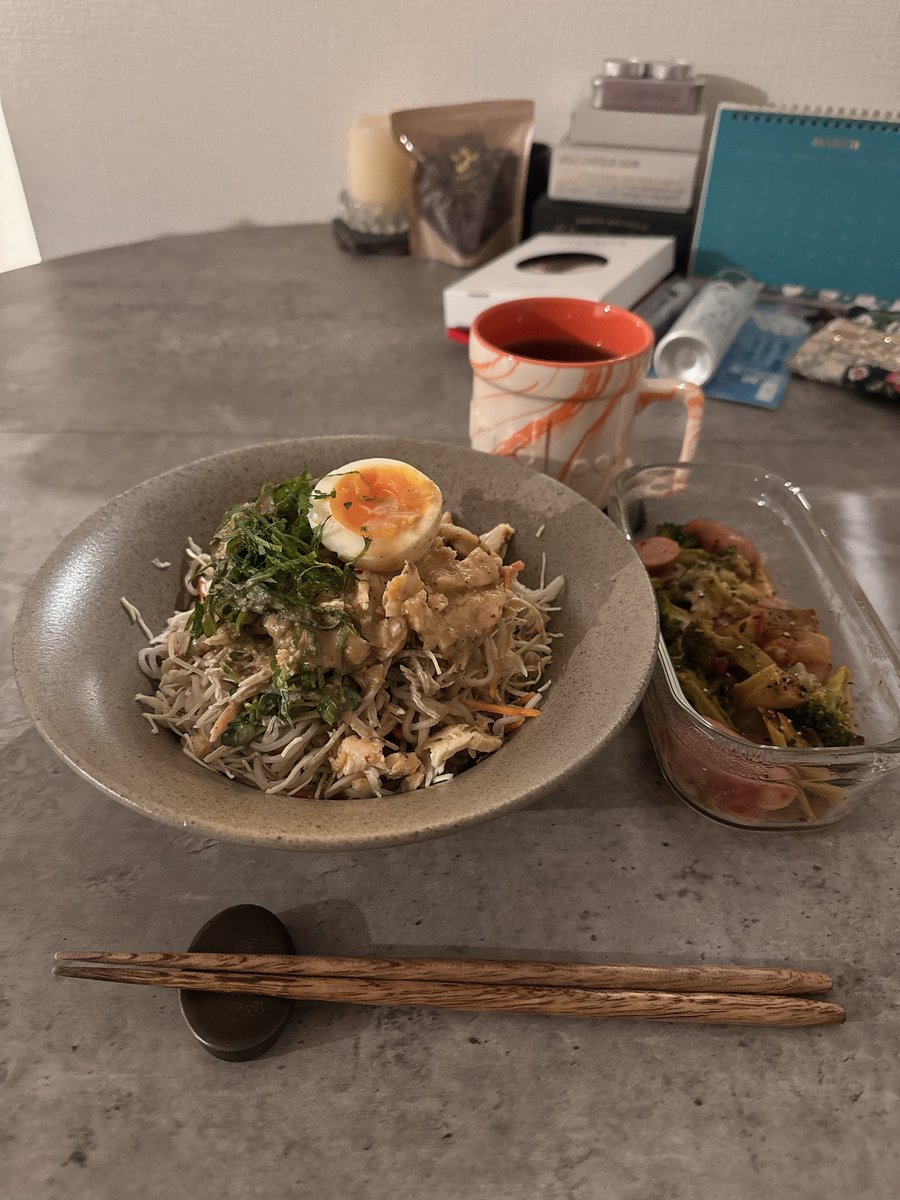 𝙹𝚒𝚕𝚕𝚒𝚜 𝙺𝚒𝚝𝚌𝚑𝚎𝚗＿＿＿＿ ＿  ＿ ．

「珍しい組み合わせ✨」

朝ごはん
蕎麦サラダと作り置き

 #jilliskitchen
 #ジリズキッチン
 #おうちごはん
